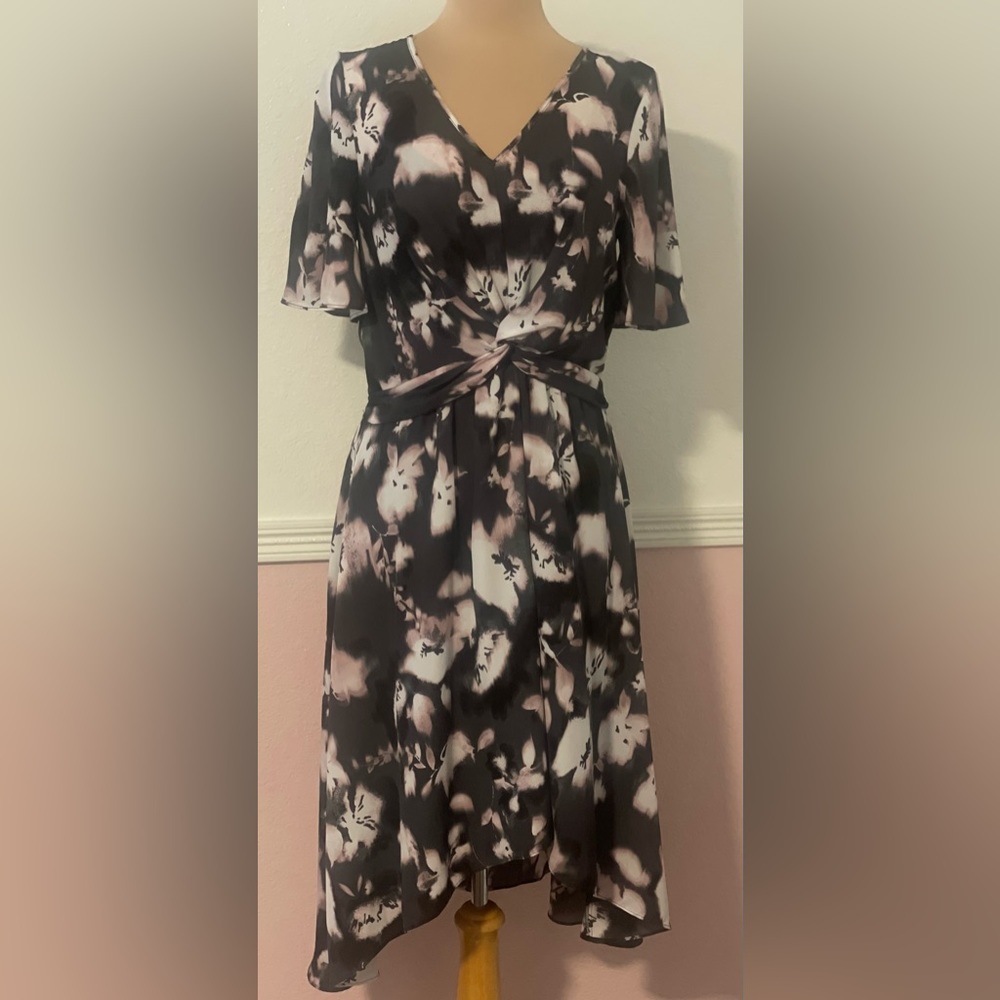 Simply Vera dress size M